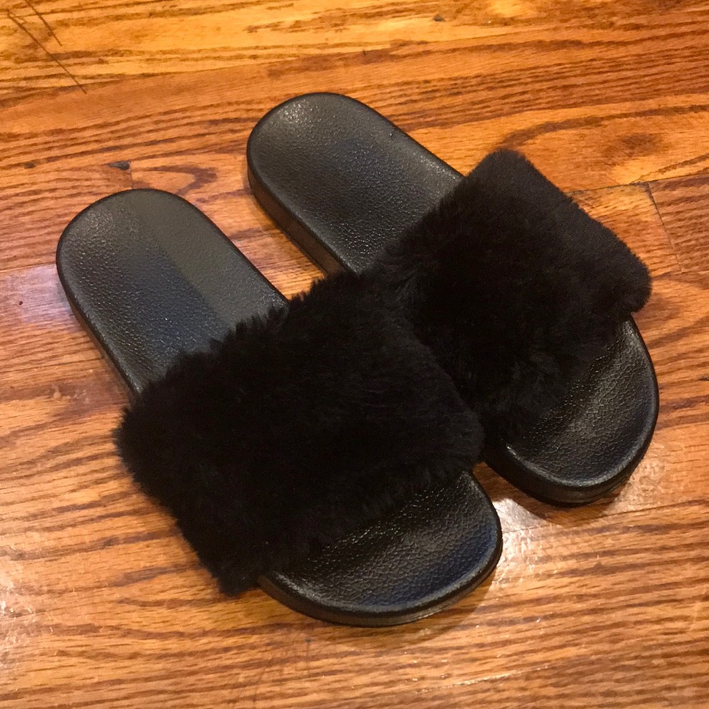 Black Fuzzy Slippers